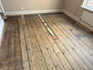 Pine 🌲 Floor repairs, gap filing, colouring & sealing 🪵 ✨
#pine #pinewood #pinefloors #woodfloor #woodfloors #woodflooring #woodfloorsanding #woodflooringexpert #floorsanding #dustfreesanding #sanding #sandingwood #floorrestoration #homeimprovement #homerenovation