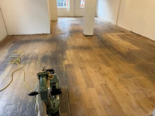 Engineered Oak Flooring Sanding, Colouring & Sealing
#oak #oakfloor #oakfloors #oakflooring #oakfloorsanding #engineeredwood #engineeredhardwood #engineeredflooring #engineeredfloors #engineeredoak #woodfloor #woodfloors #woodflooring #woodfloorsanding #floorrestoration #floorsanding #sanding #dustfreesanding #sandingwood #homeimprovement #homerenovation