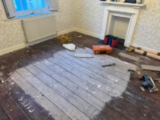 Wood floor restoration, 👌 pine flooring. Gap filling, dark colour & Matt finish.